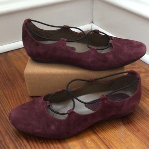 Earthies Essen flats, ‘Prune’ 9.5B